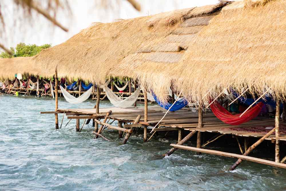 Huizen aan de Mekong Rivier